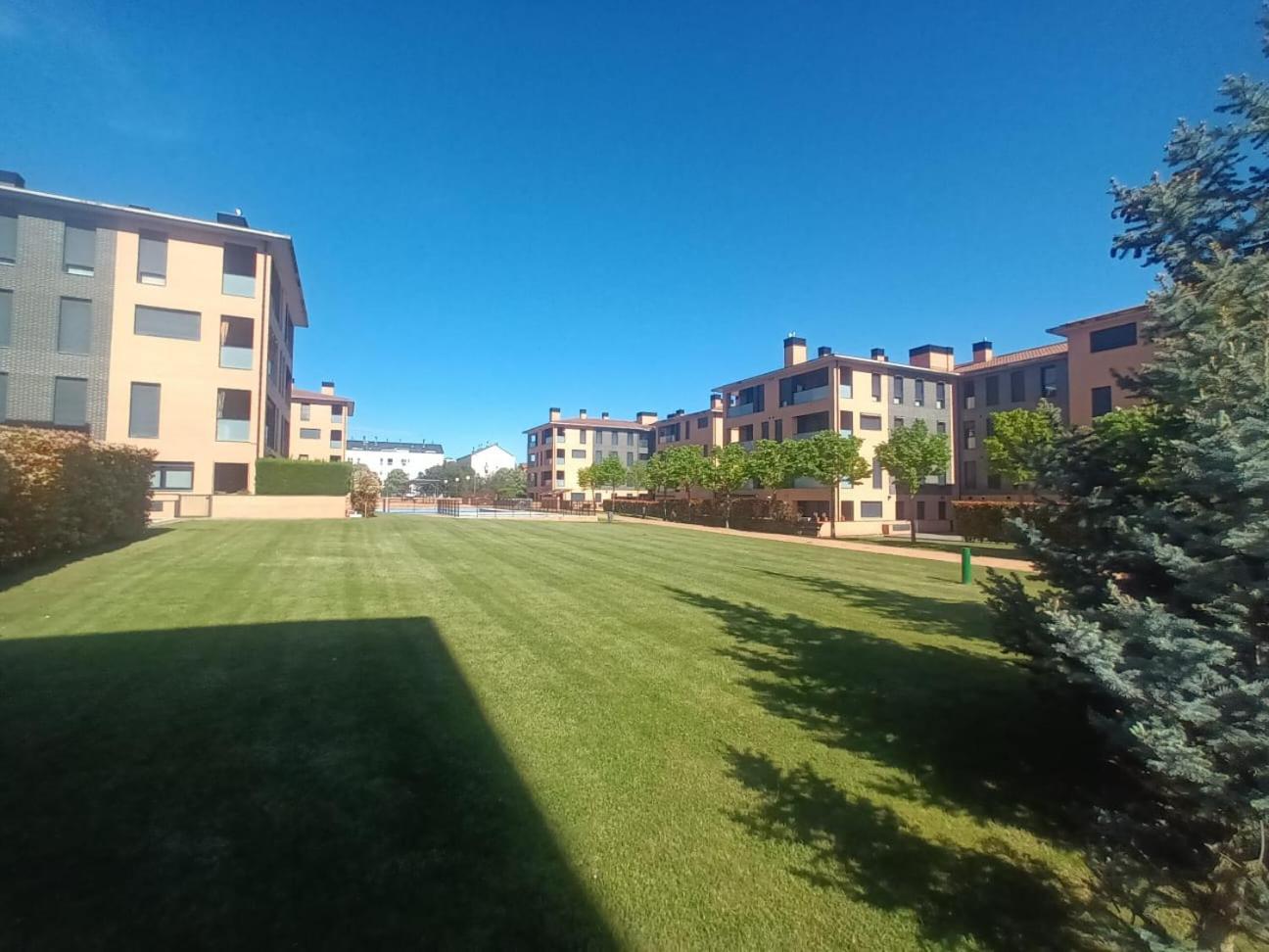 Camino Santiago Etxea Apartment ฮากา ภายนอก รูปภาพ