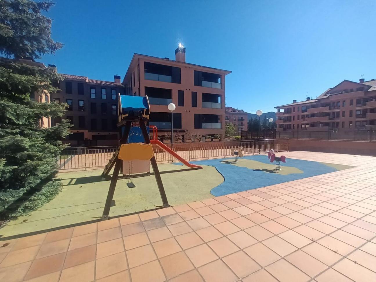 Camino Santiago Etxea Apartment ฮากา ภายนอก รูปภาพ