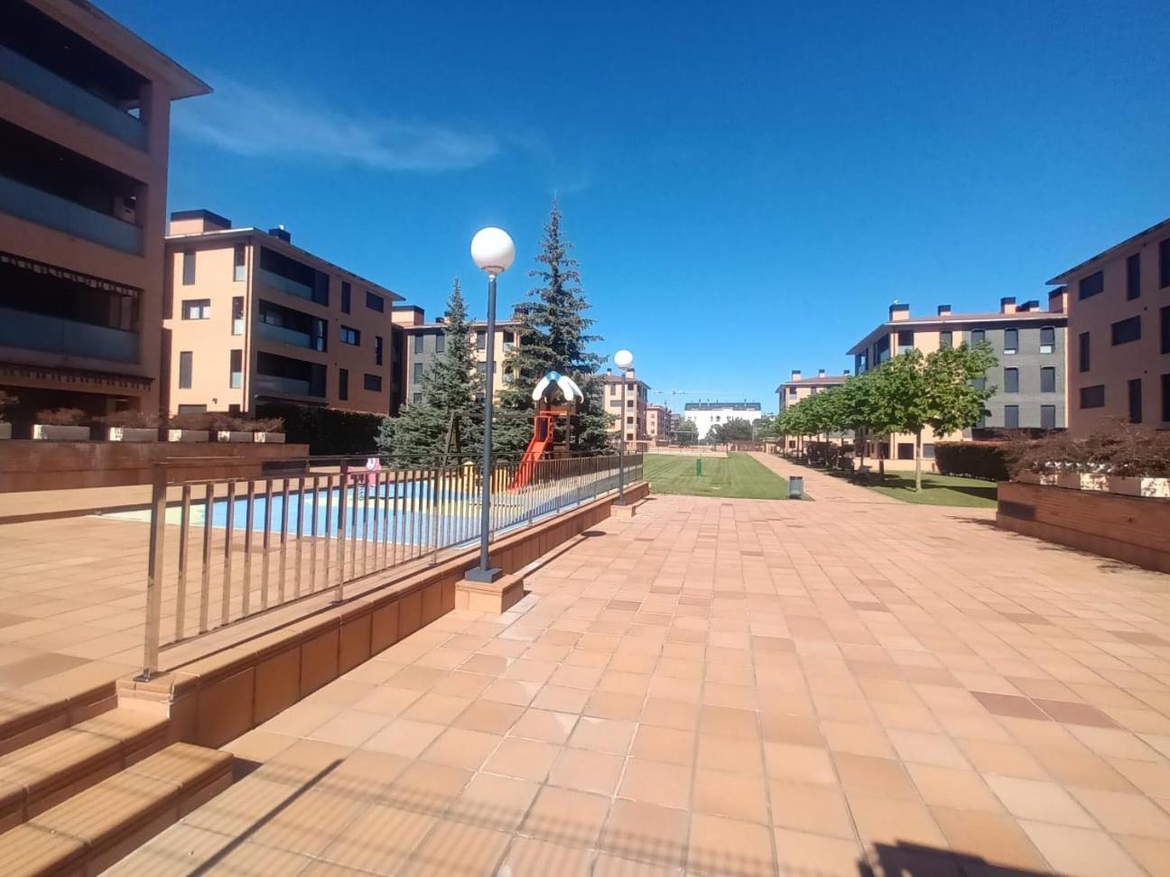 Camino Santiago Etxea Apartment ฮากา ภายนอก รูปภาพ
