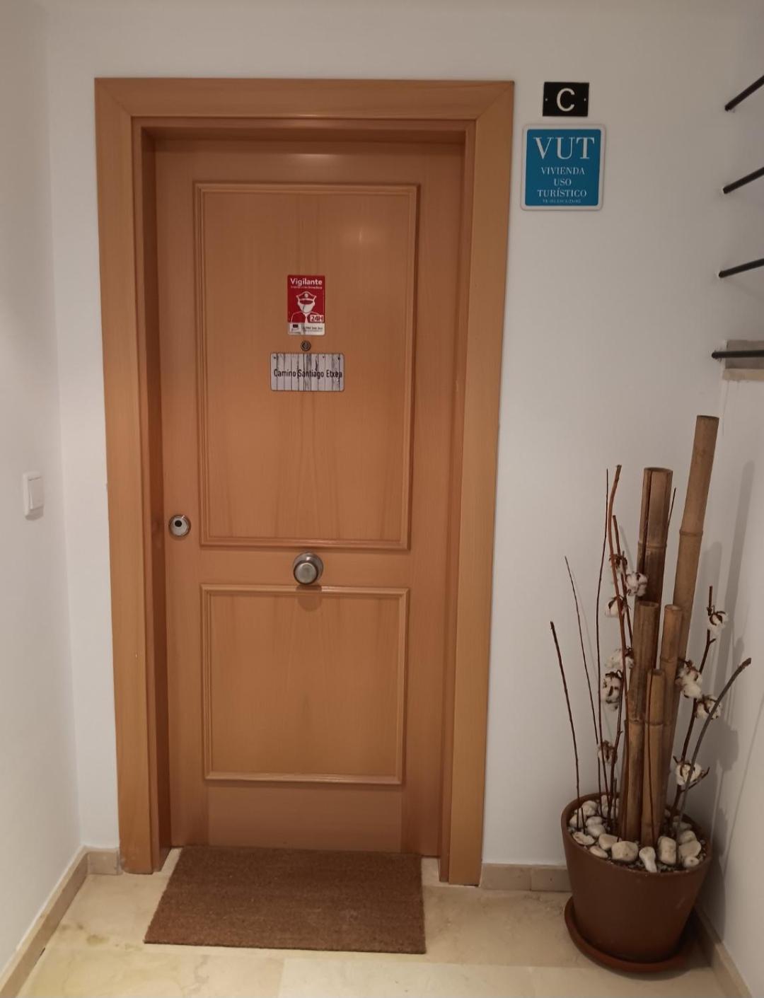 Camino Santiago Etxea Apartment ฮากา ภายนอก รูปภาพ